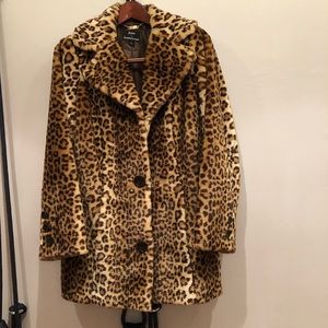 3/4 length faux leopard coat, slit pockets